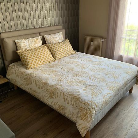 Apartamento Au Coeur De Lisieux 83 M2 Et Vue Sur La Basilique Exterior foto