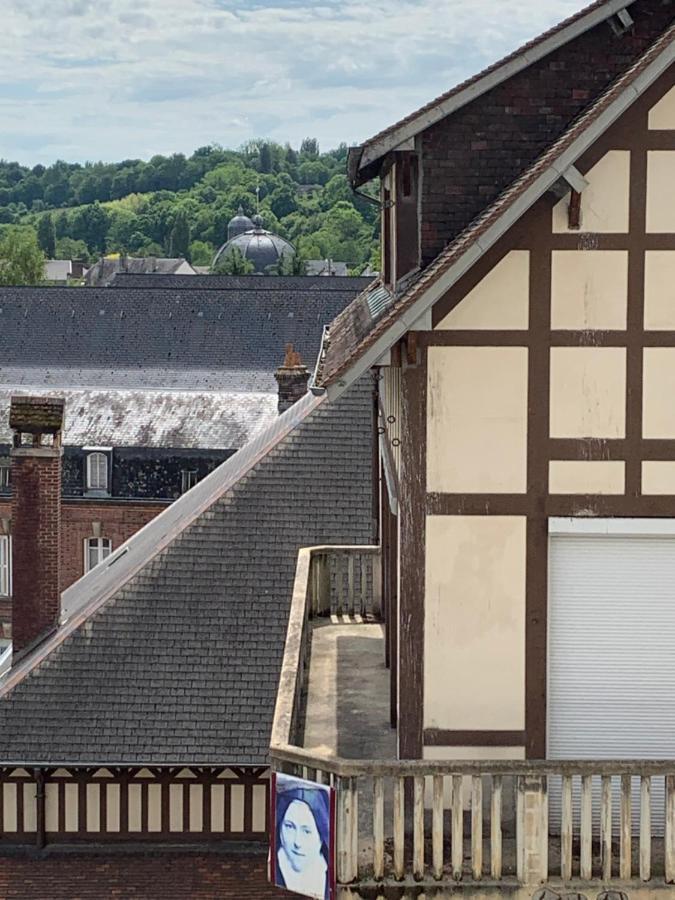 Apartamento Au Coeur De Lisieux 83 M2 Et Vue Sur La Basilique Exterior foto