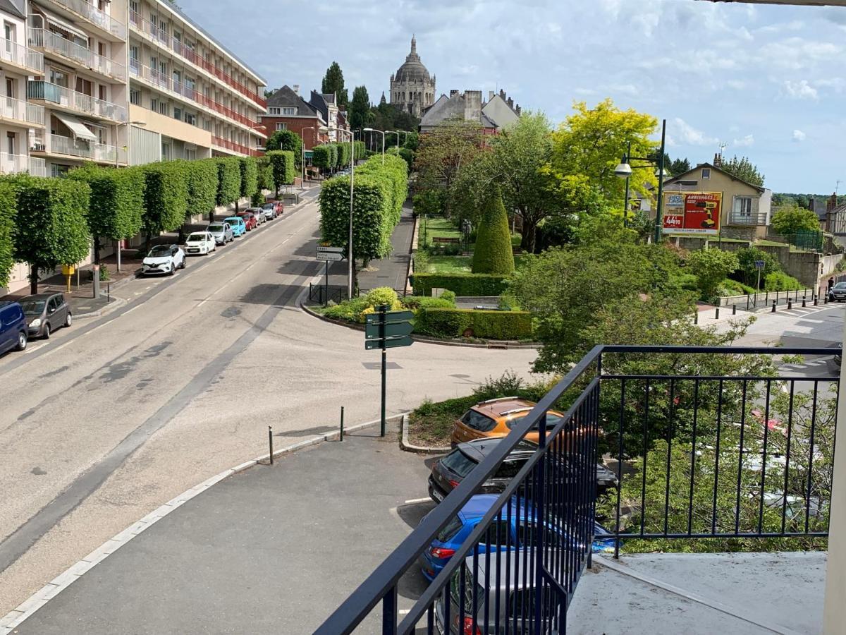 Apartamento Au Coeur De Lisieux 83 M2 Et Vue Sur La Basilique Exterior foto