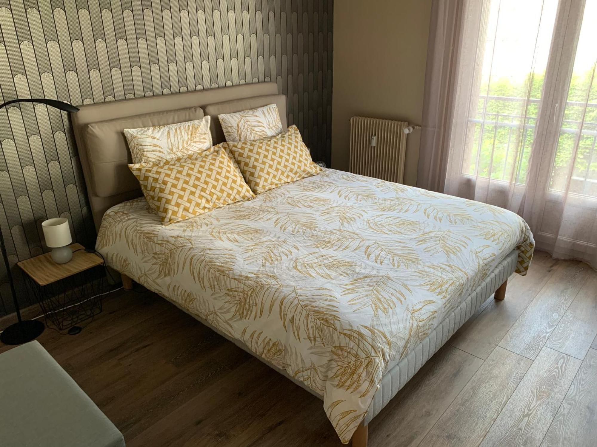 Apartamento Au Coeur De Lisieux 83 M2 Et Vue Sur La Basilique Exterior foto